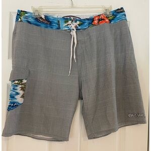 RON JON GREY BOARD AHORTS WITH HAWAIIAN PRINT DETAIL